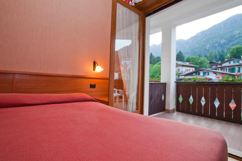 Hotel Migliorati Кастьоне-делла-Презолана Екстер'єр фото